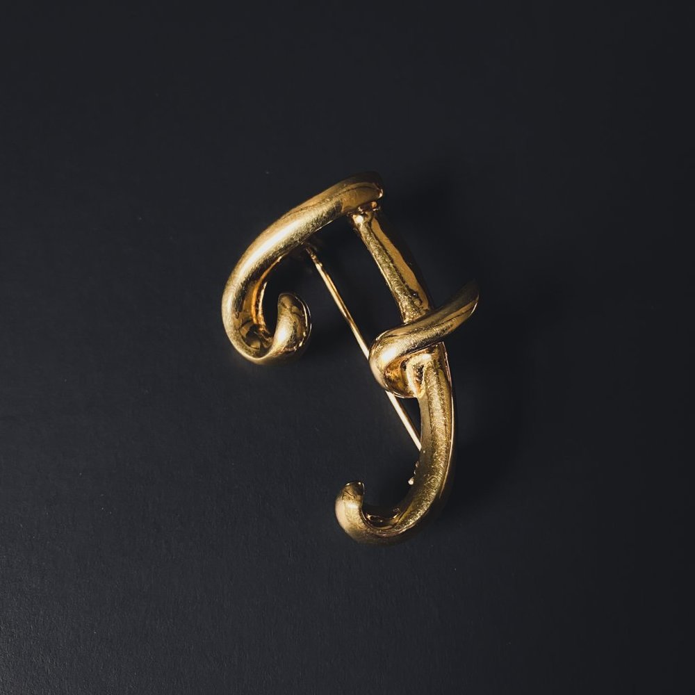 Vintage Anne Klein F Cursive Script Letter Initial Gold Tone Monogram Brooch Pin